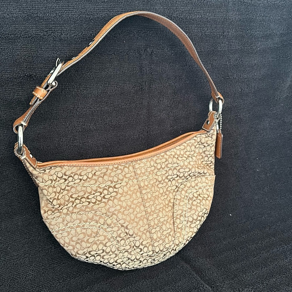 Coach Signature bag! Medium size, Excellent Cond!